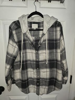 American Eagle Gray & Black Plaid Hooded Shirt Jacket